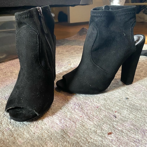 NEW Black bootie chunky heel - Picture 2 of 4